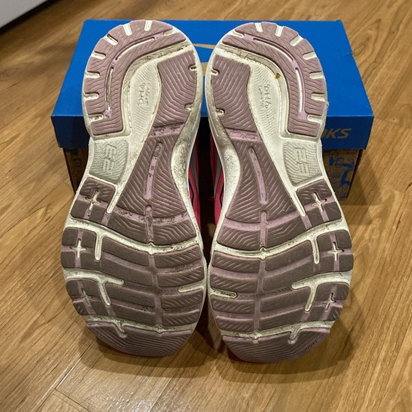 Brooks Adrenaline GTS 24 Running Shoe - Picture 5 of 6